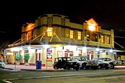 Sir Joseph Banks Hotel