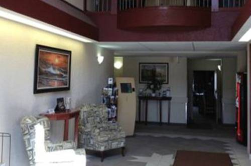 Lakeview Inn & Suites - Chetwynd