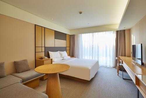 JI Hotel Yining Shanghai Town