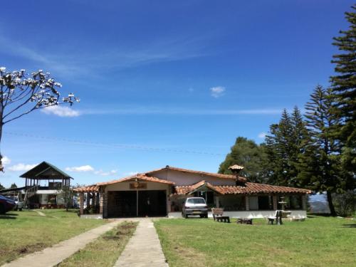 Al Bosque Hostel & Glamping