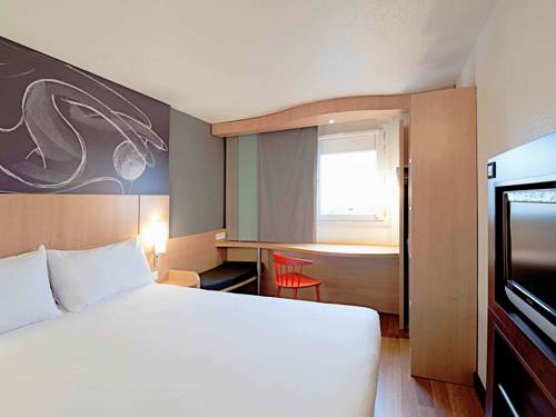 ibis Laval Le Relais D