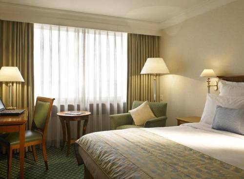 Renaissance London Heathrow Hotel