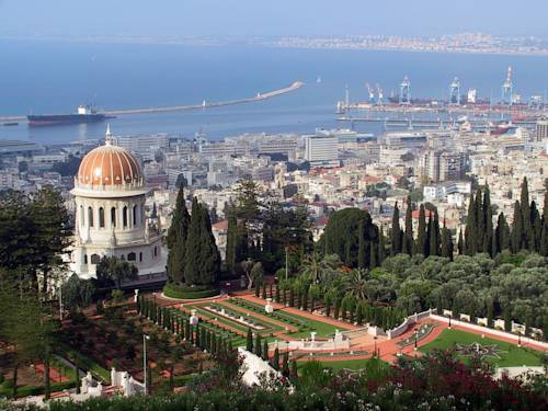 Pevzner Guest House 1956 in Haifa Center