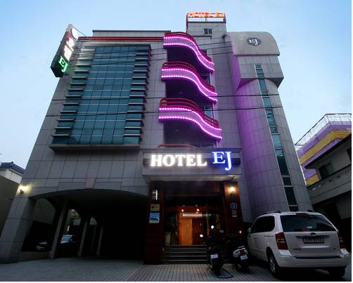 EJ Hotel