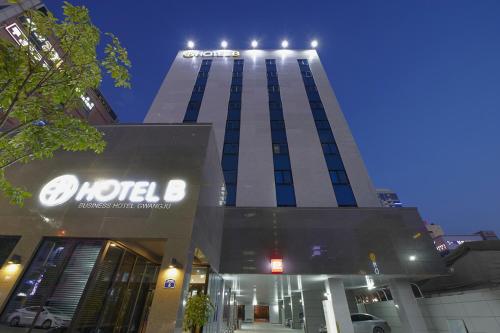 Hotel B