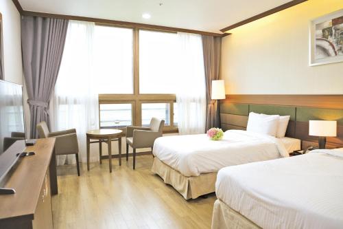 Sacheon Grand Tourist Hotel