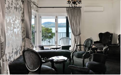 Black Swan Lakeside Boutique Hotel