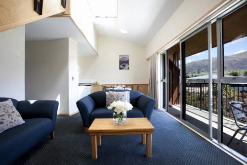 Clearbrook Motel & Serviced Apartments