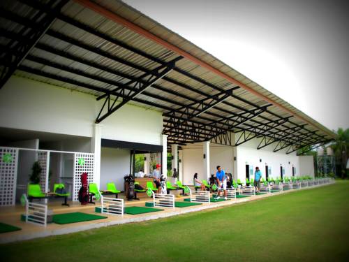 Palm Driving Range & Resort