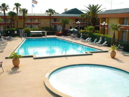 Baymont Inn and Suites Florida Mall