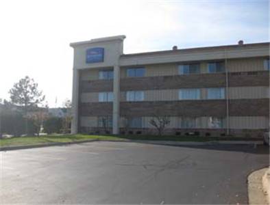 Baymont Inn and Suites Warren