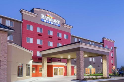 Baymont Inn & Suites Grand Forks