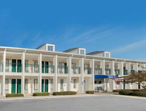 Baymont Inn & Suites - Meridian