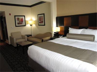 Best Western Plus Airport Inn & Suites