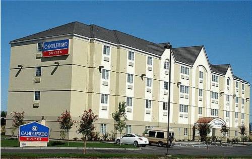 Candlewood Suites Medford