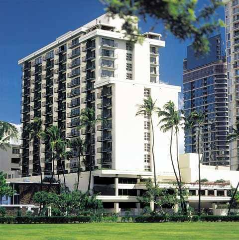 DoubleTree by Hilton Alana Waikiki Hotel