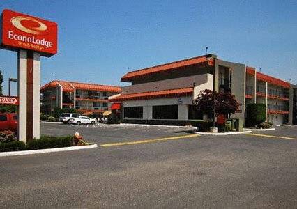 Econo Lodge Inn and Suites Bellingham