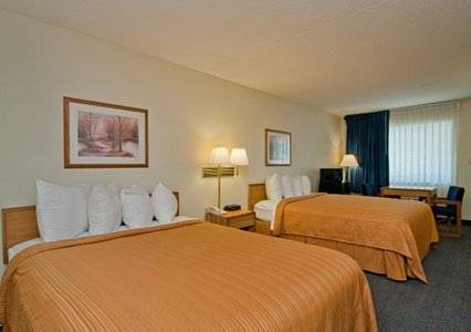 Econo Lodge Inn & Suites Bentonville