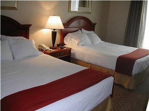 Holiday Inn Express Hotel & Suites Erie-Summit Township