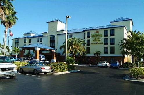 Holiday Inn Express Hotel & Suites Tampa-Rocky Point Island