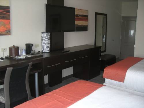 Holiday Inn Express Wichita Airport Northwest