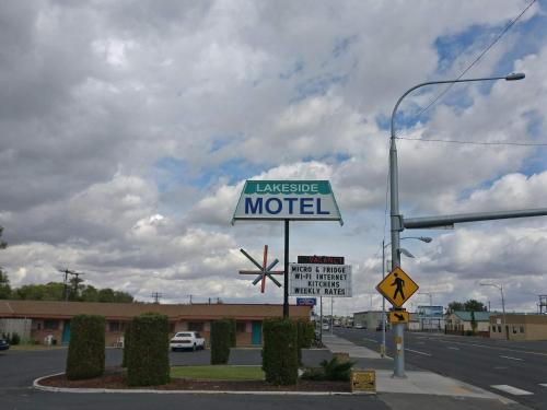 Lakeside Motel