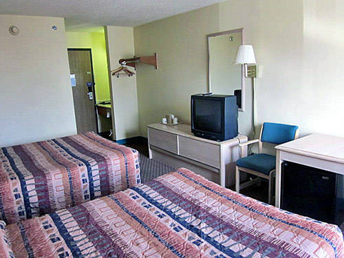 Motel 6 Lansing