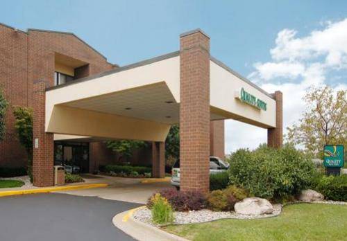 Quality Suites Hotel - Lansing