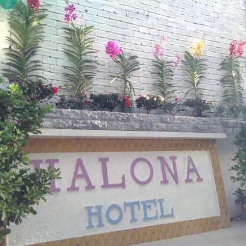 Halona Hotel